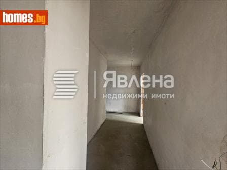 Тристаен, 120m²