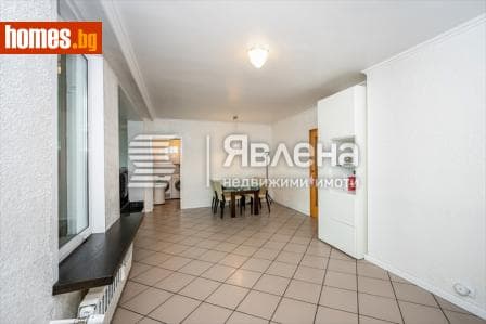 Тристаен, 88m²