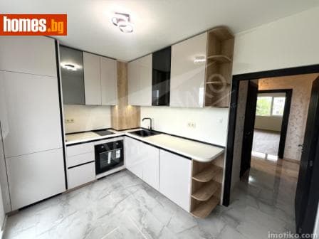 Тристаен, 84m²