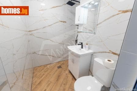 Тристаен, 84m²