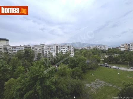 Тристаен, 84m²