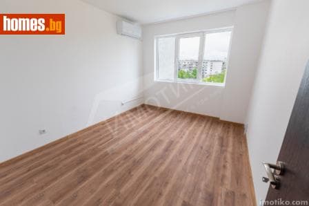 Тристаен, 84m²