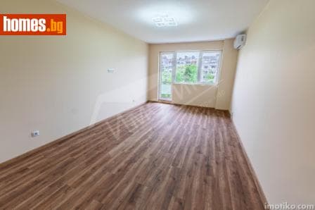 Тристаен, 84m²
