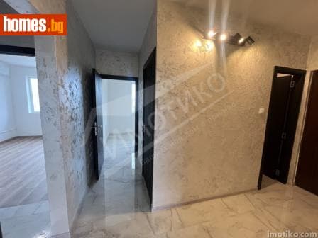 Тристаен, 84m²