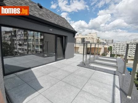 Тристаен, 163m²