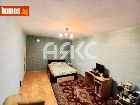 Двустаен, 65m²