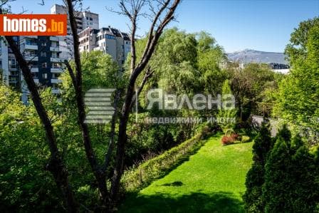 Тристаен, 183m²