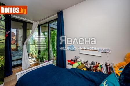 Тристаен, 183m²