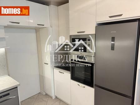 Тристаен, 67m²