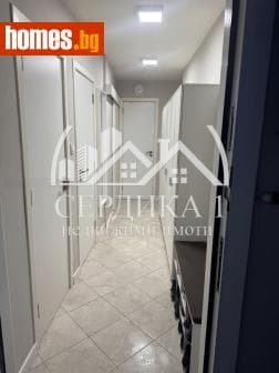 Тристаен, 67m²