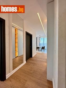 Тристаен, 98m²