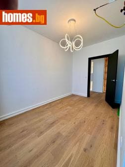 Тристаен, 98m²