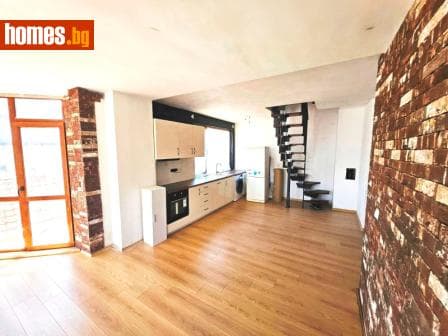 Тристаен, 151m²