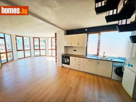 Тристаен, 151m²