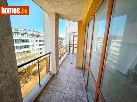 Тристаен, 151m²