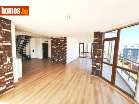 Тристаен, 151m²