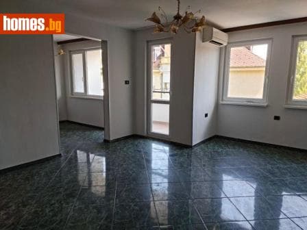 Тристаен, 148m²