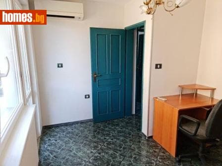 Тристаен, 148m²