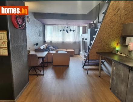 Тристаен, 103m²
