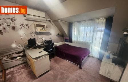 Тристаен, 103m²