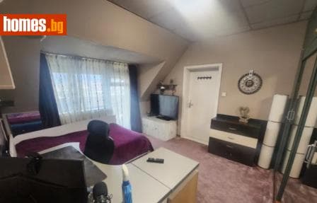 Тристаен, 103m²