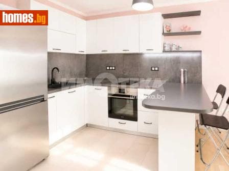 Тристаен, 104m²
