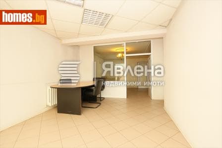 Тристаен, 81m²