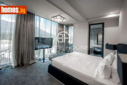 Четиристаен, 241m²