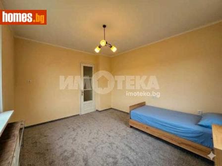 Тристаен, 88m²