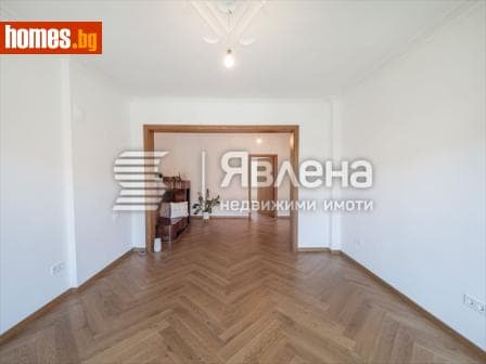 Тристаен, 96m²