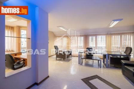 Тристаен, 92m²