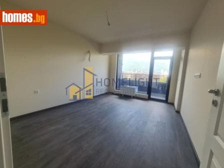 Тристаен, 143m²