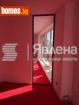 Тристаен, 111m²