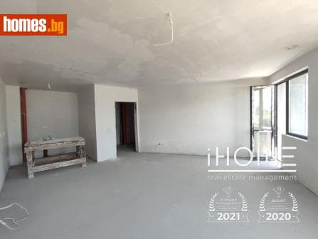 Тристаен, 108m²