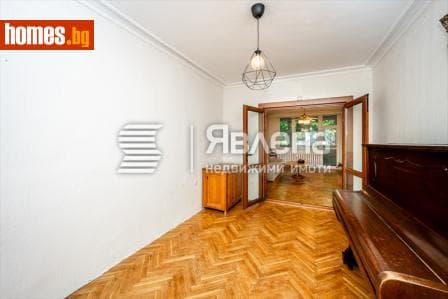 Тристаен, 107m²