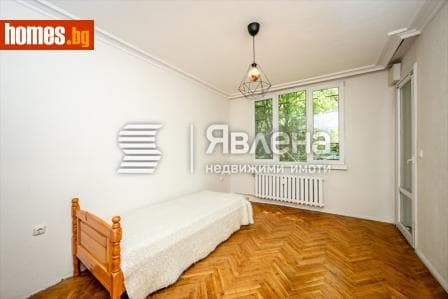 Тристаен, 107m²
