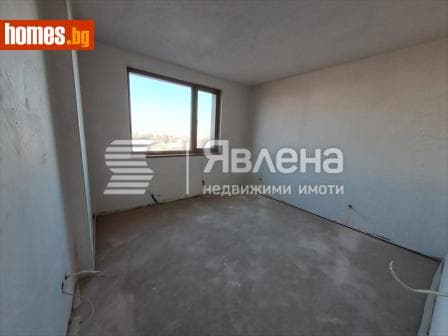 Тристаен, 101m²