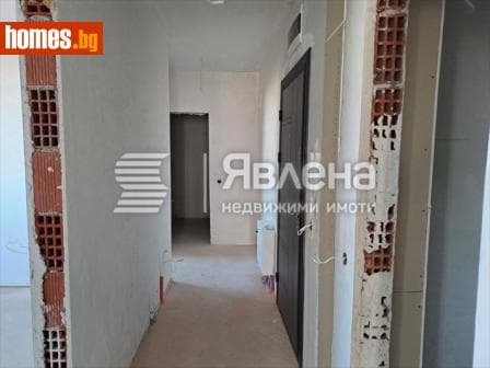 Тристаен, 101m²