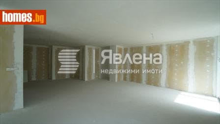 Тристаен, 124m²
