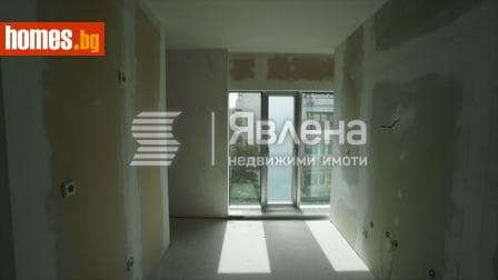 Тристаен, 124m²