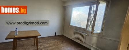 Тристаен, 76m²