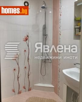 Тристаен, 80m²