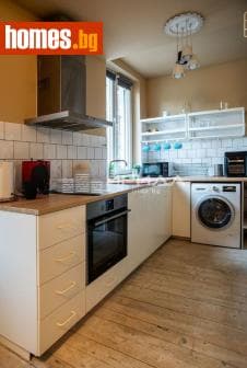 Тристаен, 86m²