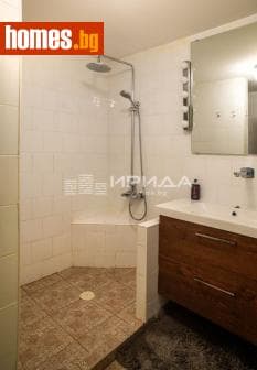 Тристаен, 86m²