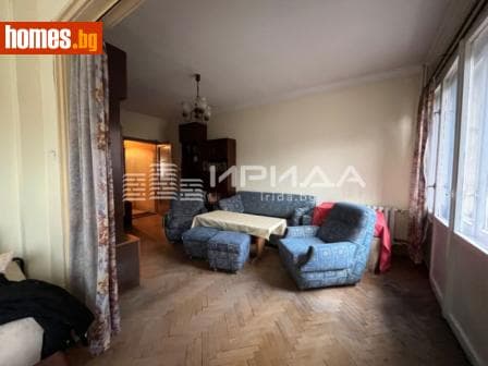 Тристаен, 89m²