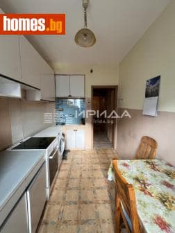 Тристаен, 89m²