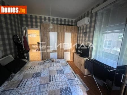 Тристаен, 80m²