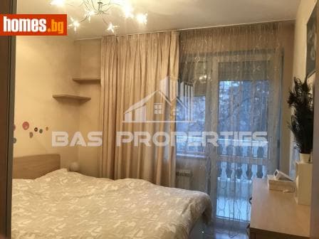 Тристаен, 110m²