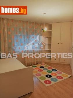 Тристаен, 110m²