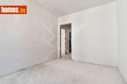 Тристаен, 75m²